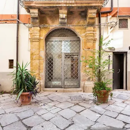 Apartament Vetriera *